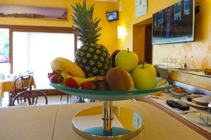 Breakfast/Coffee Service 20 of 37