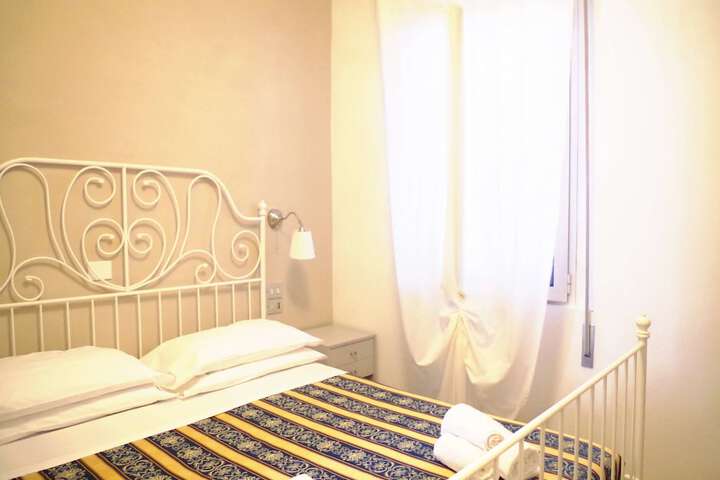Room 10 of 73