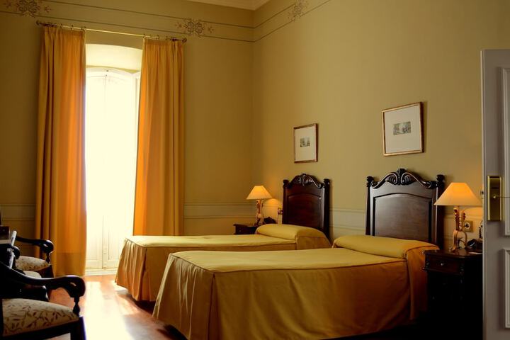 Room 11 of 72