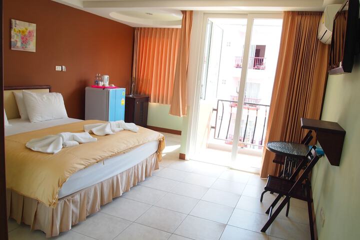 Room 18 of 36