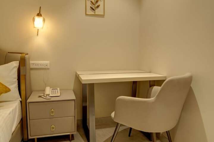 Room 26 of 63
