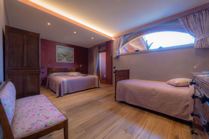 Room 8 of 34