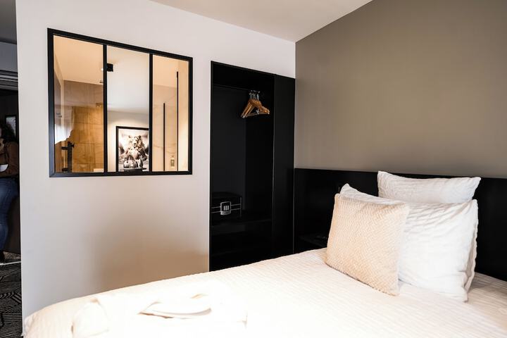 Room 16 of 47