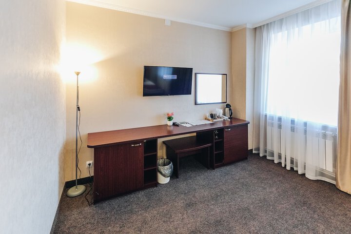 Room 9 of 39