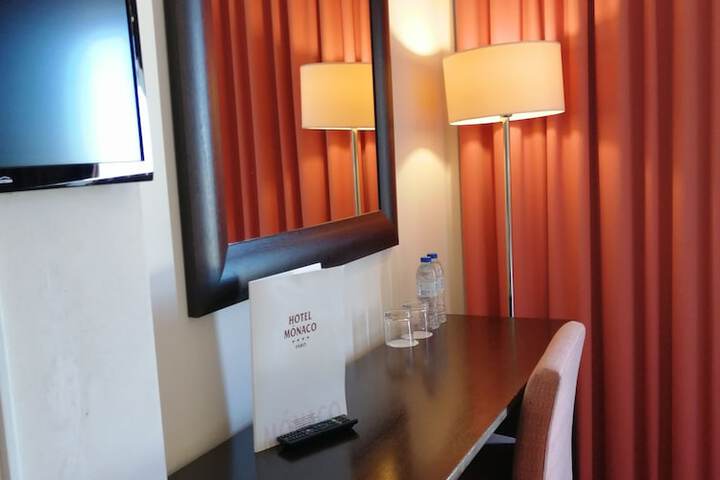 Room 11 of 39