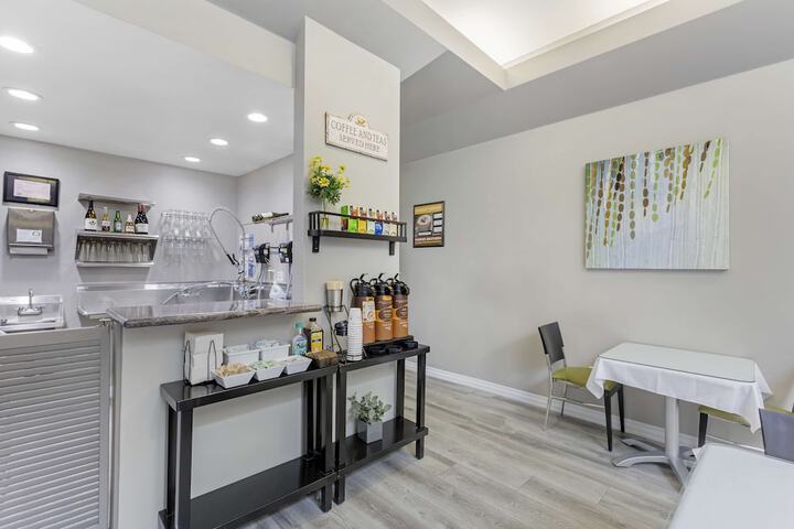 Breakfast area