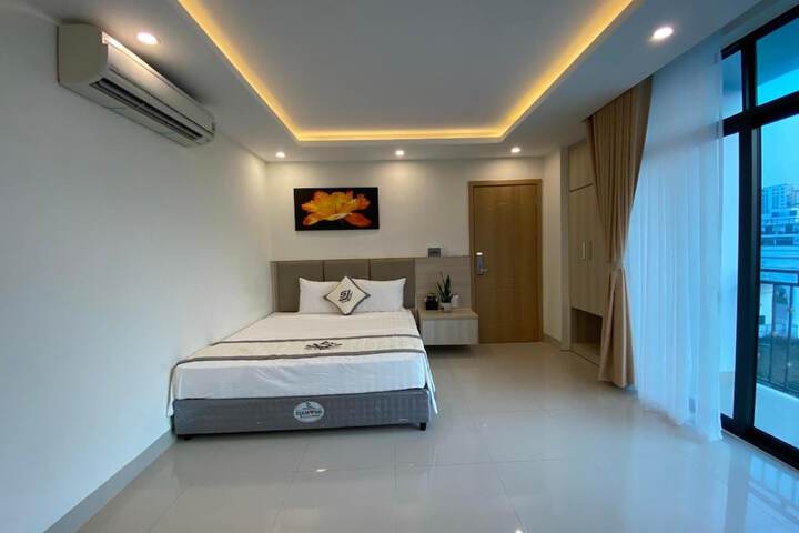 Room 13 of 24