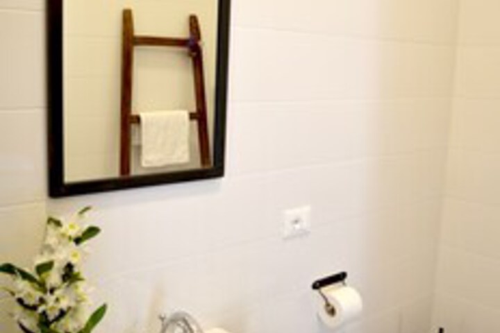 Room 4 of 15