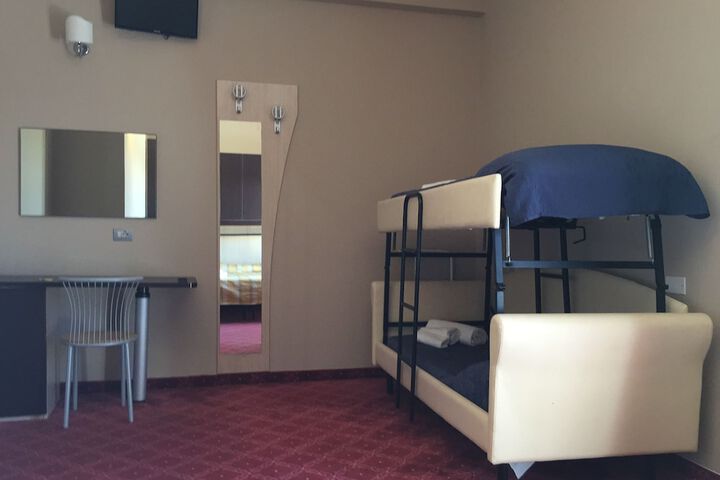 Room 13 of 69