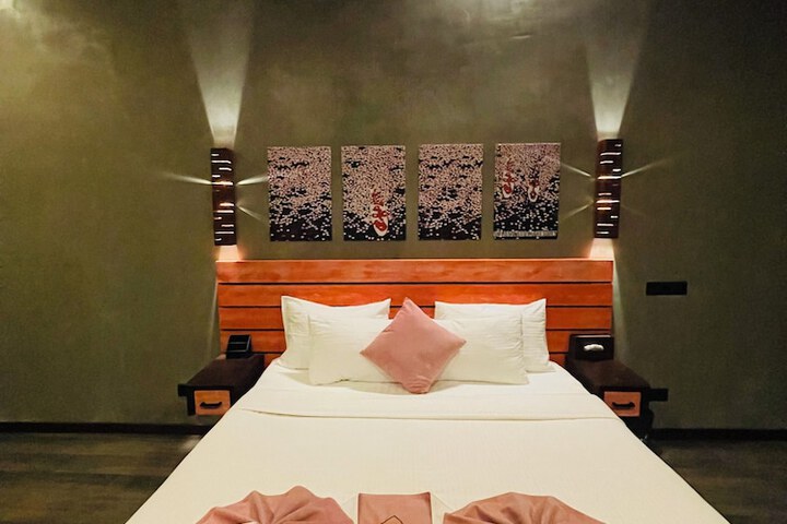 Room 28 of 80