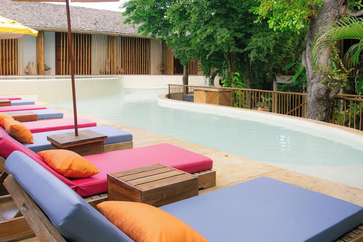 Pool 168 of 262