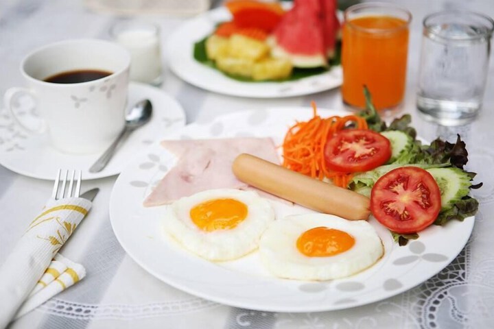 Breakfast/Coffee Service 14 of 28
