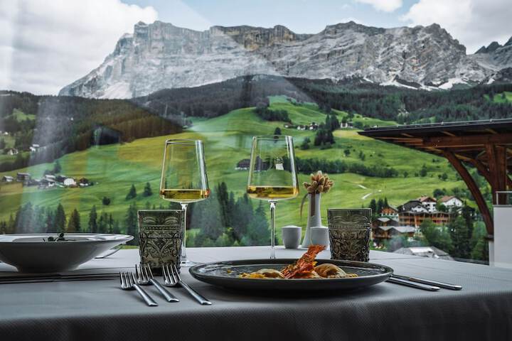 Dining 116 of 147