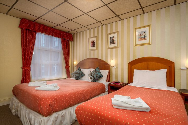 Room 37 of 61