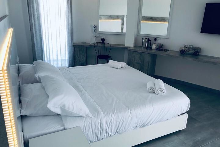 Room 28 of 99