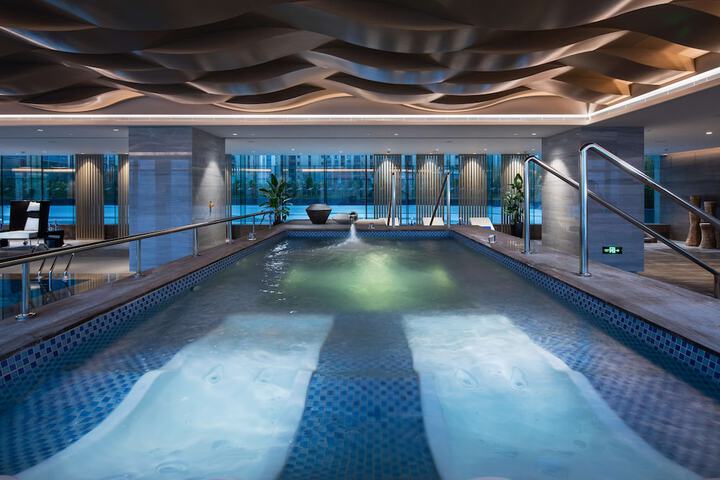 Pool 44 of 72