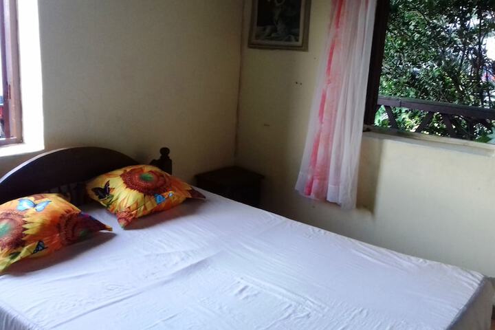 Room 15 of 33