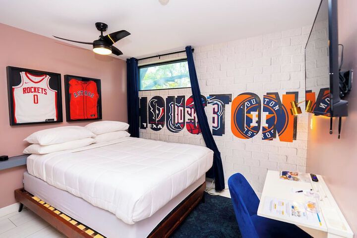 Room 82 of 111