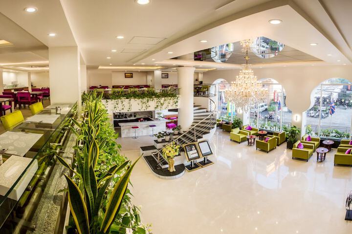 Hotel Lobby