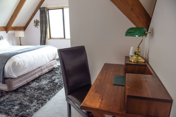 Room 15 of 48