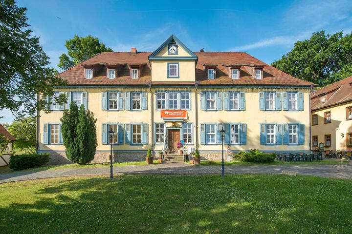 Exterior of Hotel Zum Herrenhaus