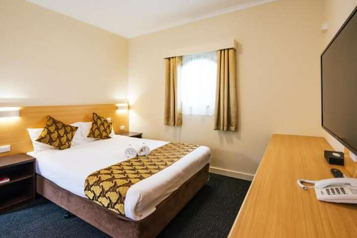Room 8 of 35