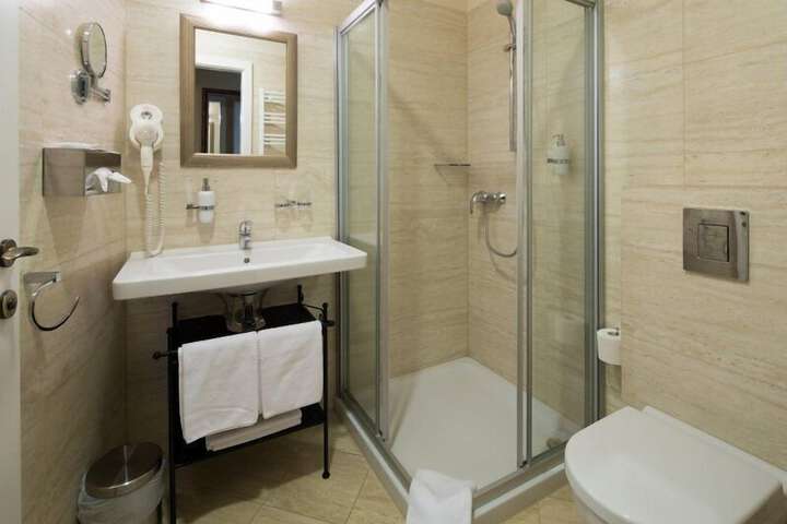 Room 20 of 27