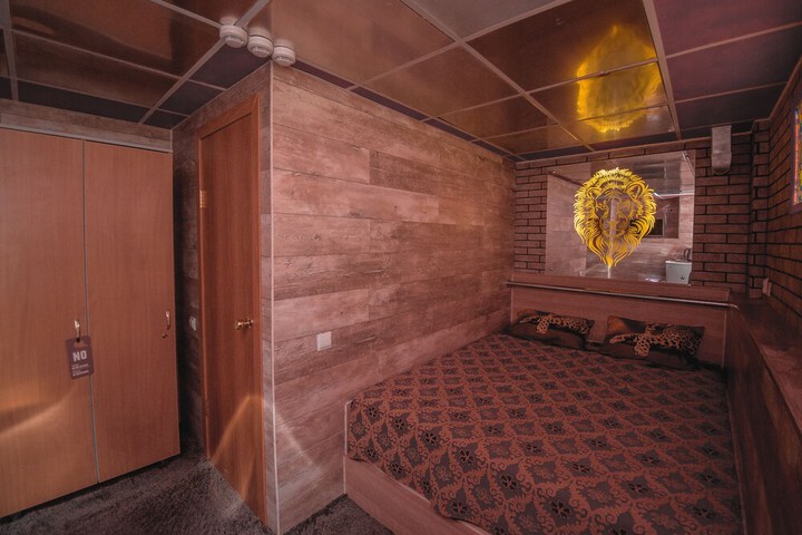 Room 42 of 69