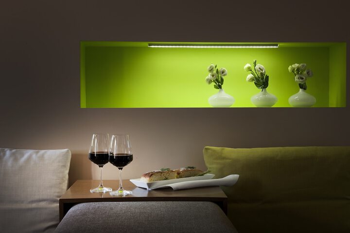 Lounge 38 of 51