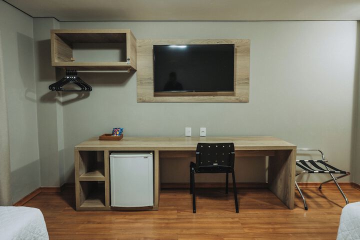Room 18 of 34