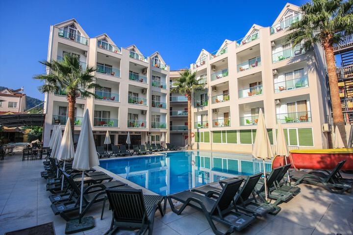 Pools & Facilities