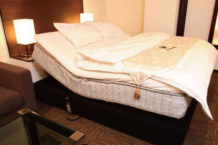 Room 6 of 19