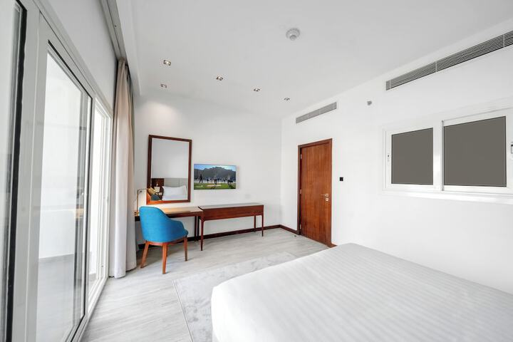 Room 12 of 83