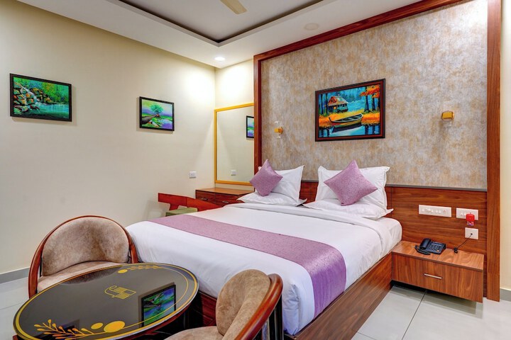 Room 6 of 30
