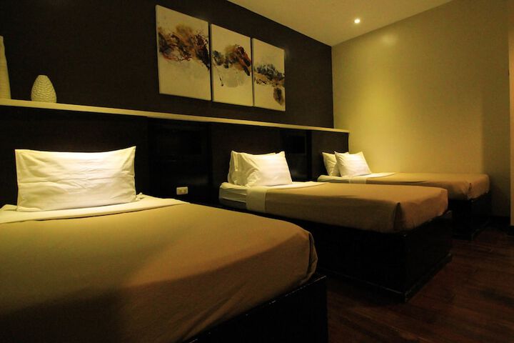 Room 8 of 32