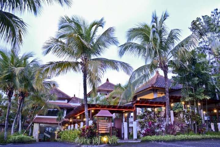 Hotel Entry
