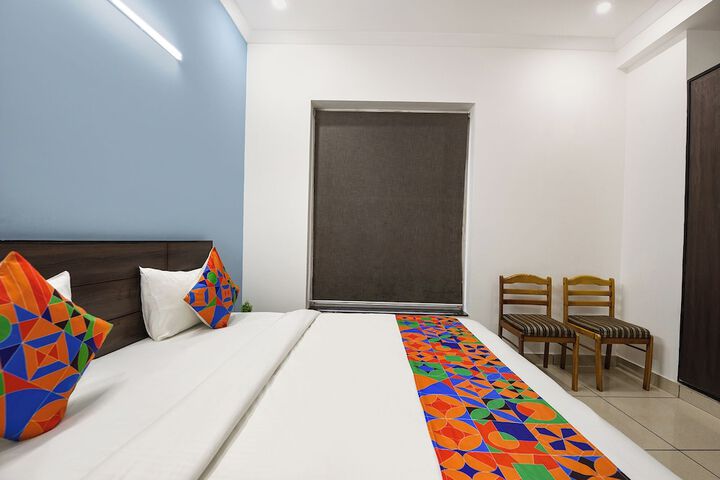 Room 14 of 30