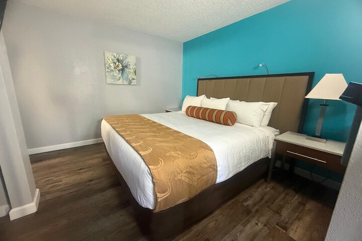 Room 21 of 38