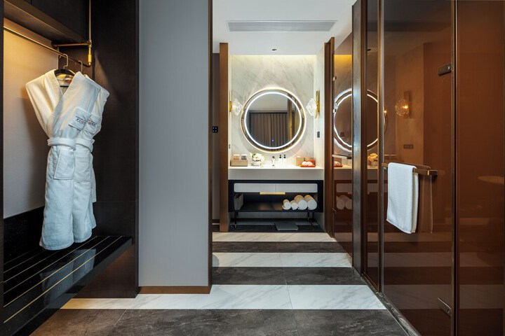 Room 38 of 46