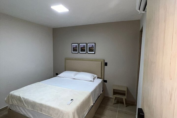 Room 7 of 14