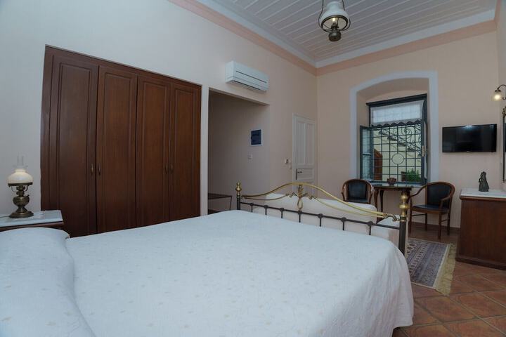 Room 26 of 60