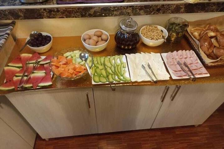 Dining 16 of 17