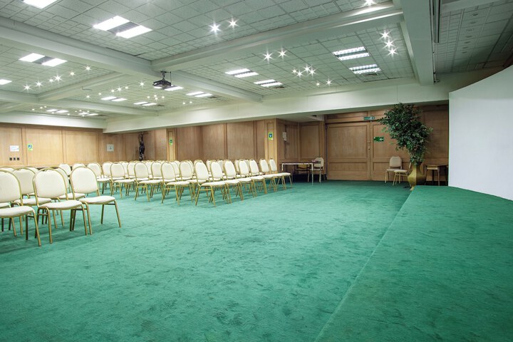 Business Center 47 of 48
