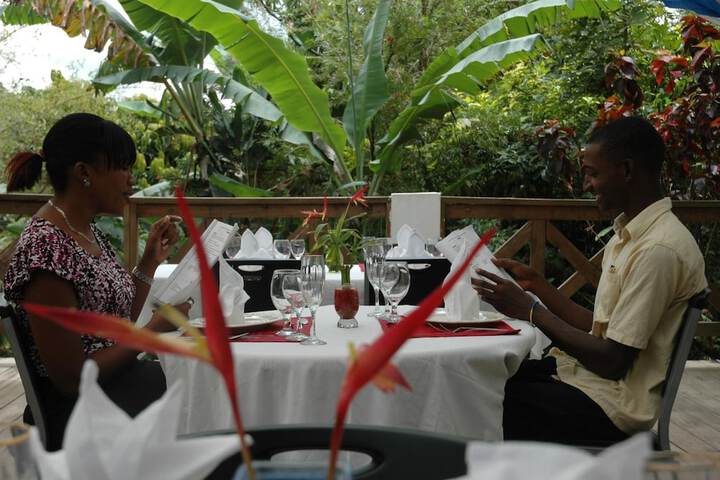 Dining 22 of 31