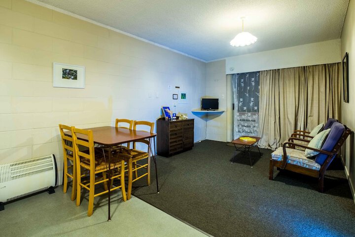 Room 11 of 19