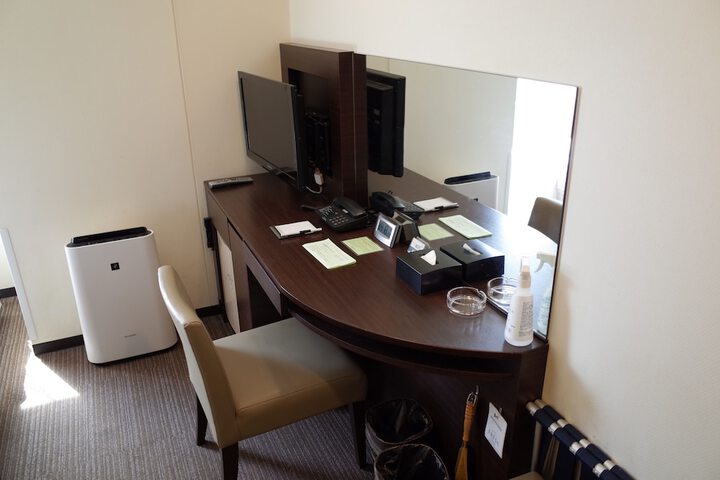 Room 11 of 49