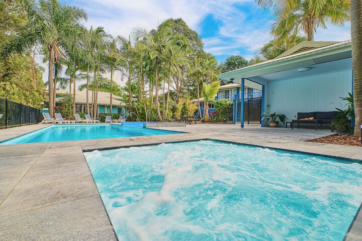 Hotel Pool