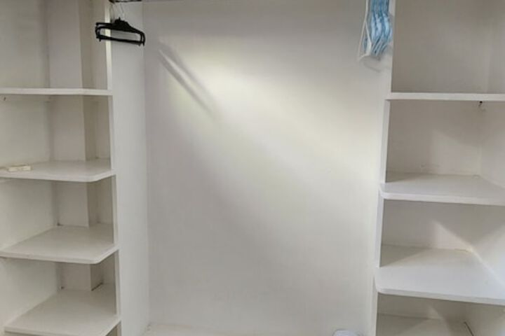 Room 65 of 98