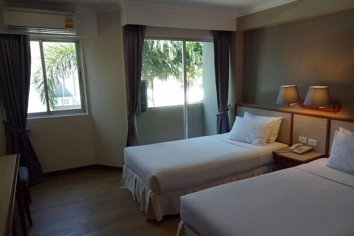 Room 5 of 14