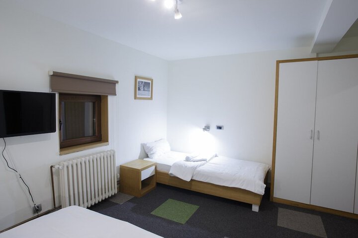 Room 8 of 62